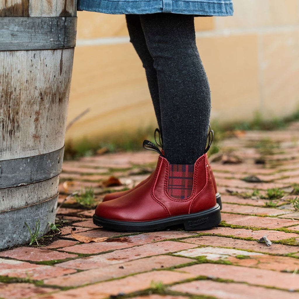 Burgundy blundstones online