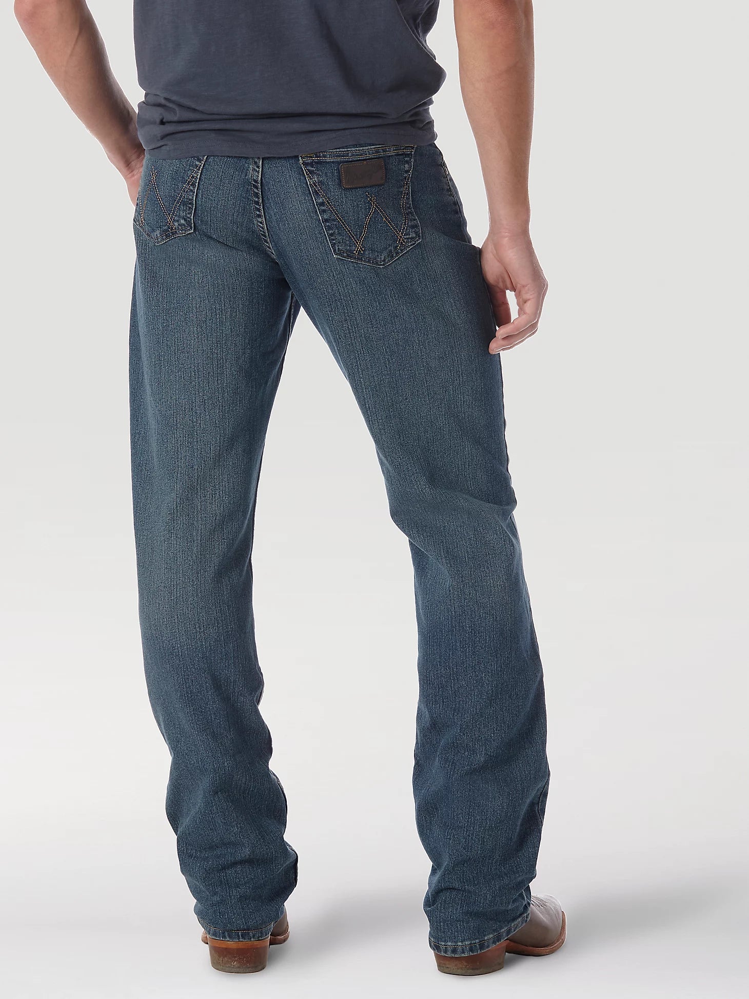 WRANGLER® 20X® ADVANCED COMFORT 01 COMPETITION RELAXED JEAN IN BARREL