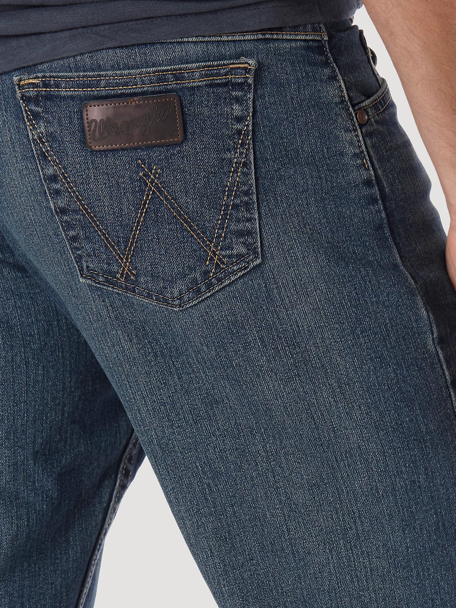 WRANGLER® 20X® ADVANCED COMFORT 01 COMPETITION RELAXED JEAN IN BARREL
